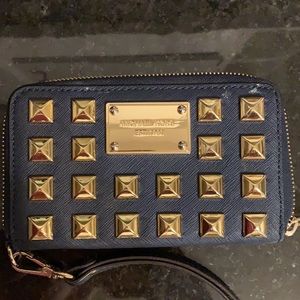 Michael kors wristlet